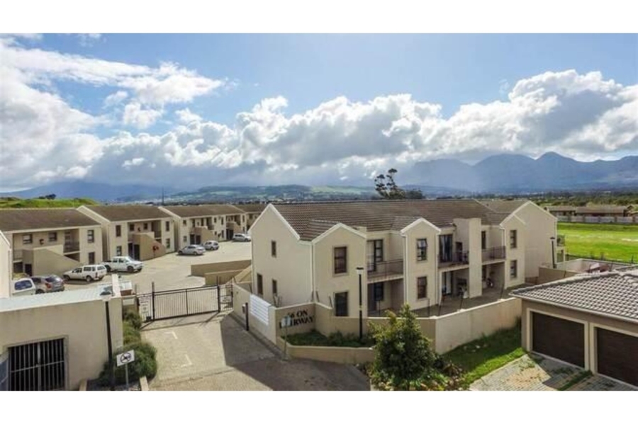 2 Bedroom Property for Sale in Whispering Pines Western Cape